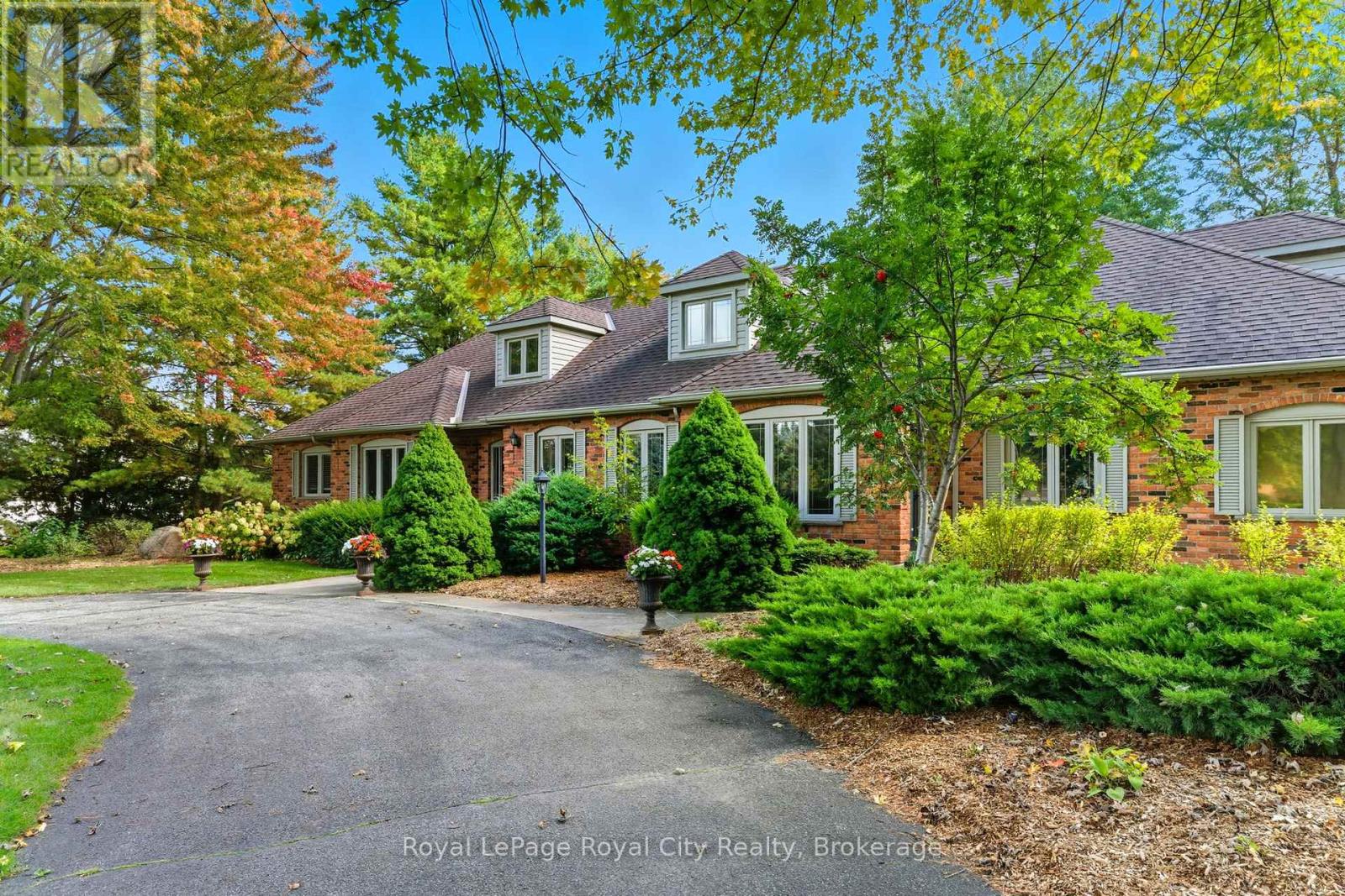 55 Bridle Path, Puslinch, Ontario  N0B 2J0 - Photo 2 - X12656072