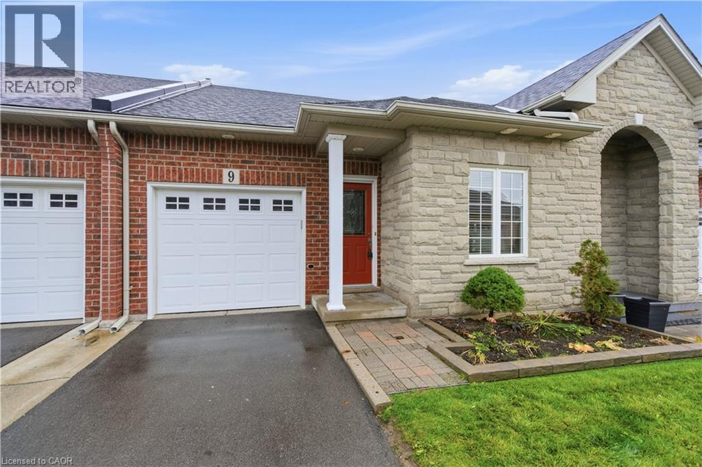 9 Manitoulin Trail, Glanbrook, Ontario  L9B 2X8 - Photo 3 - 40803654