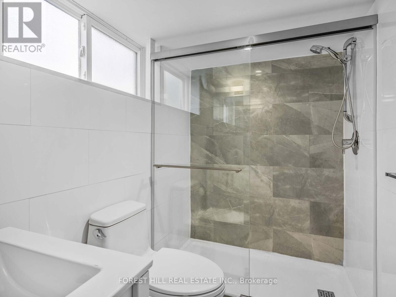 183 WYCHWOOD AVENUE Toronto (Humewood-Cedarvale), ON M6C 2T4