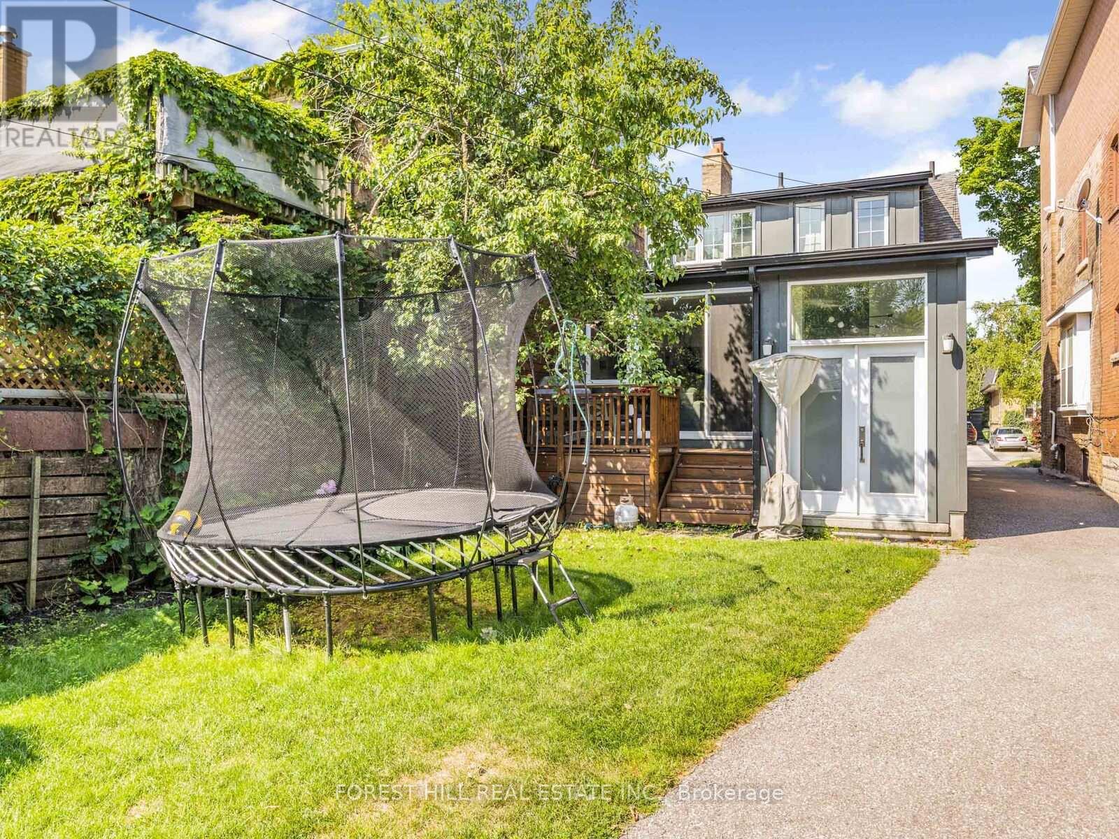 183 WYCHWOOD AVENUE Toronto (Humewood-Cedarvale), ON M6C 2T4