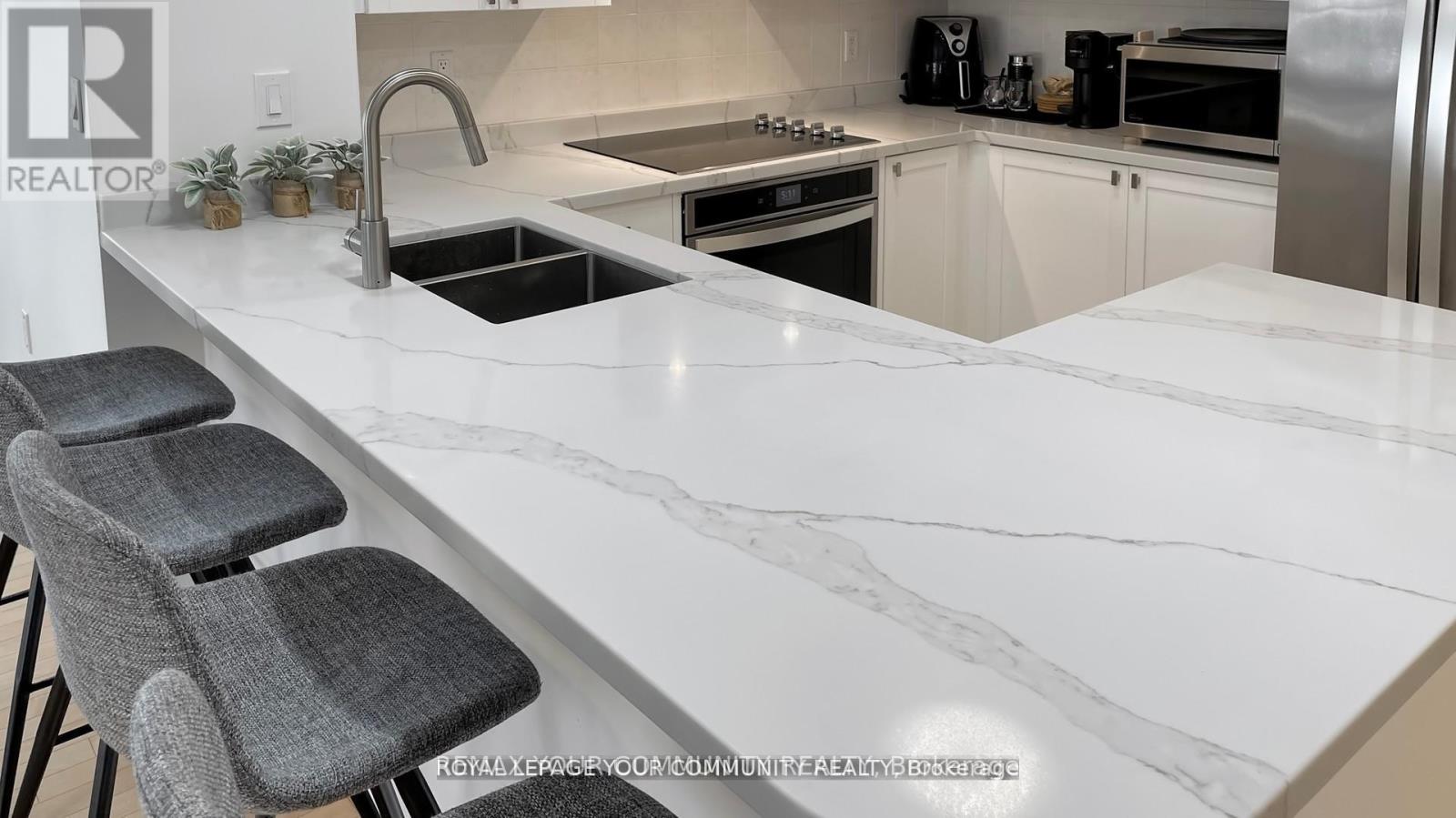 1609 - 909 Bay Street, Toronto, Ontario  M5S 3G2 - Photo 18 - C12782262