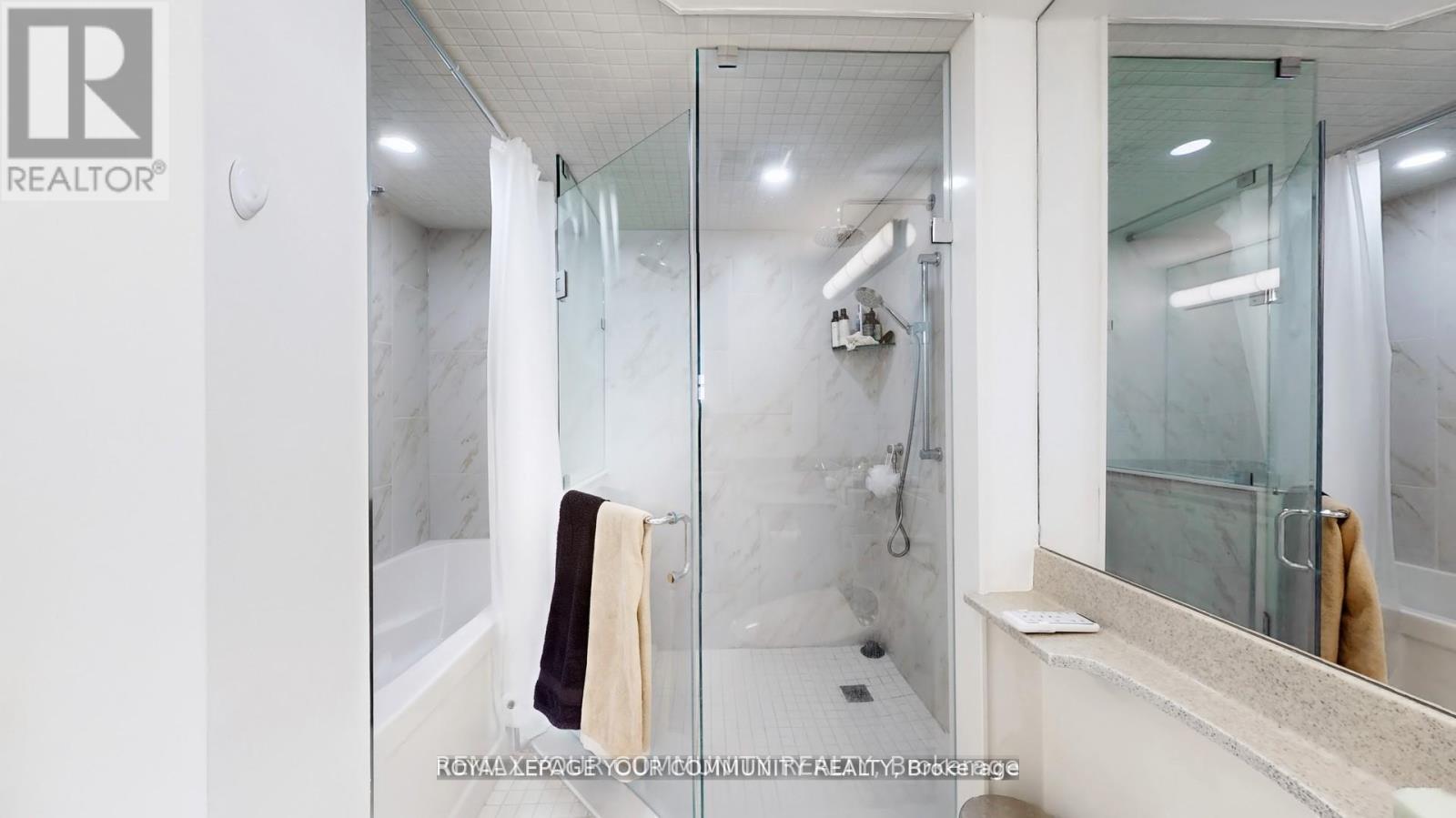 1609 - 909 Bay Street, Toronto, Ontario  M5S 3G2 - Photo 29 - C12782262