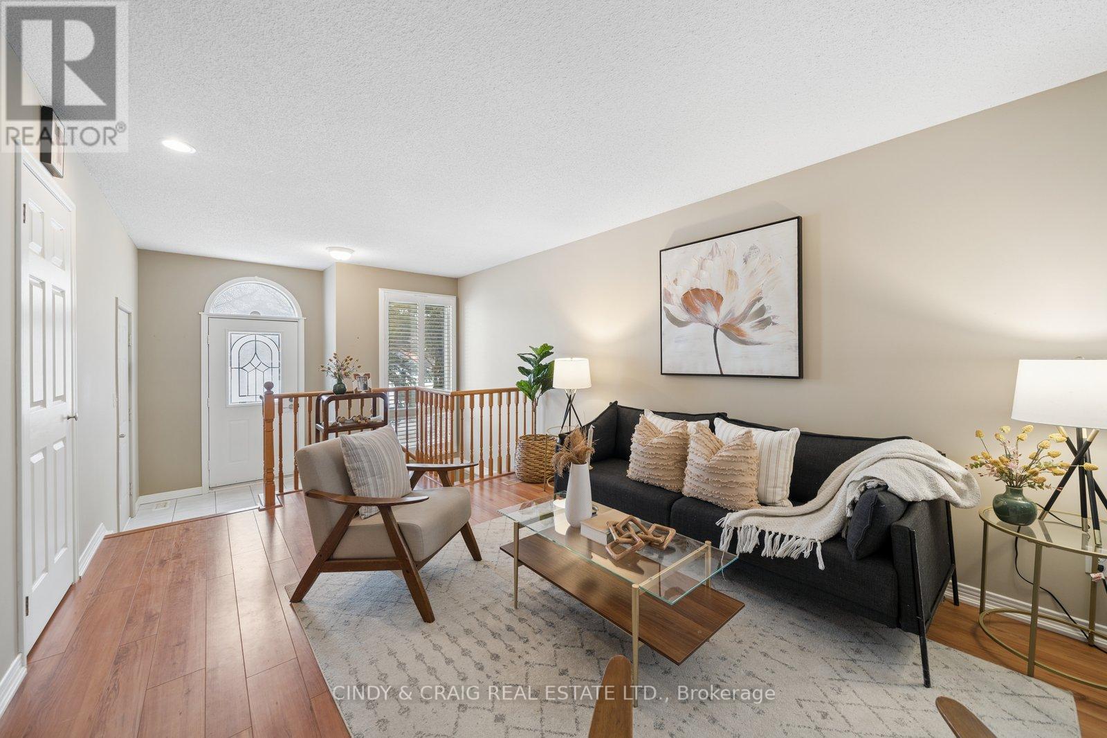 318 Sandringham Drive, Clarington, Ontario  L1E 3A7 - Photo 3 - E12782296