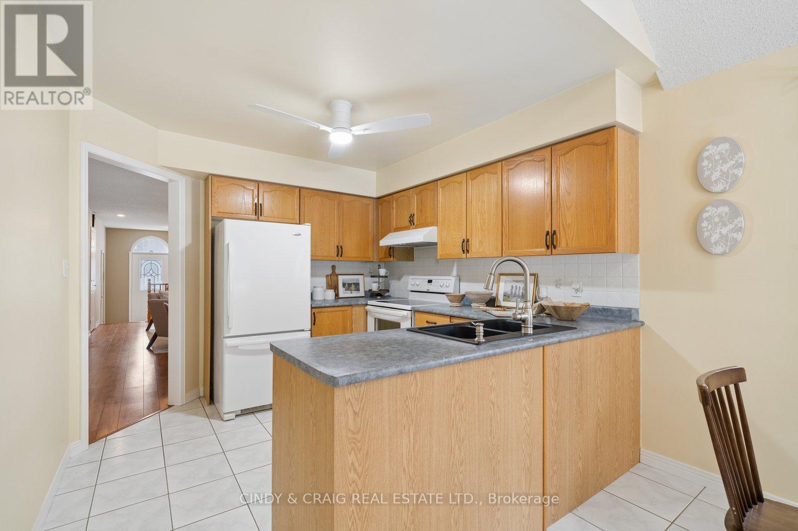 318 Sandringham Drive, Clarington, Ontario  L1E 3A7 - Photo 5 - E12782296