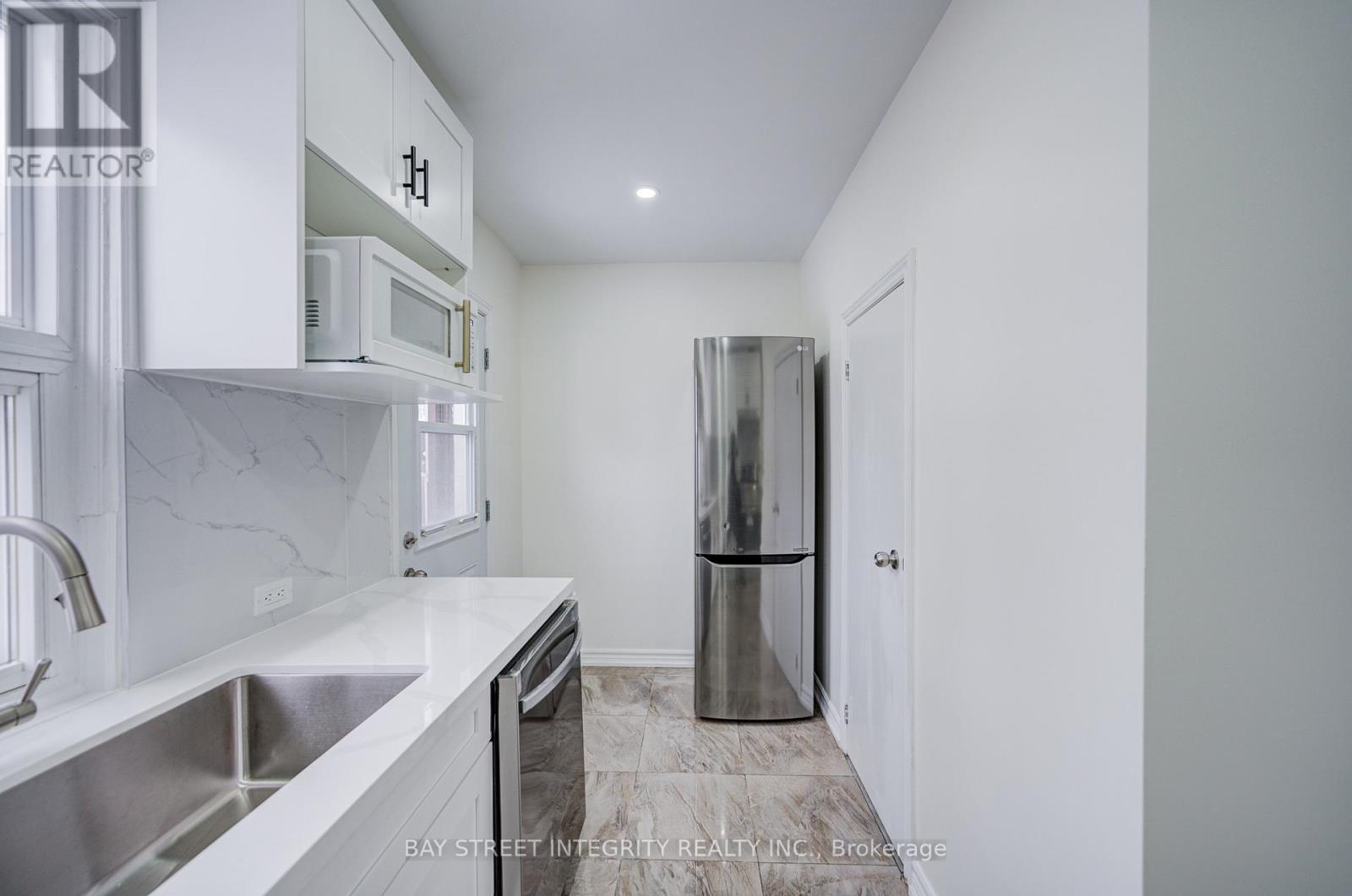 81 Dentonia Park Avenue, Toronto, Ontario  M4C 1X1 - Photo 11 - E12782316