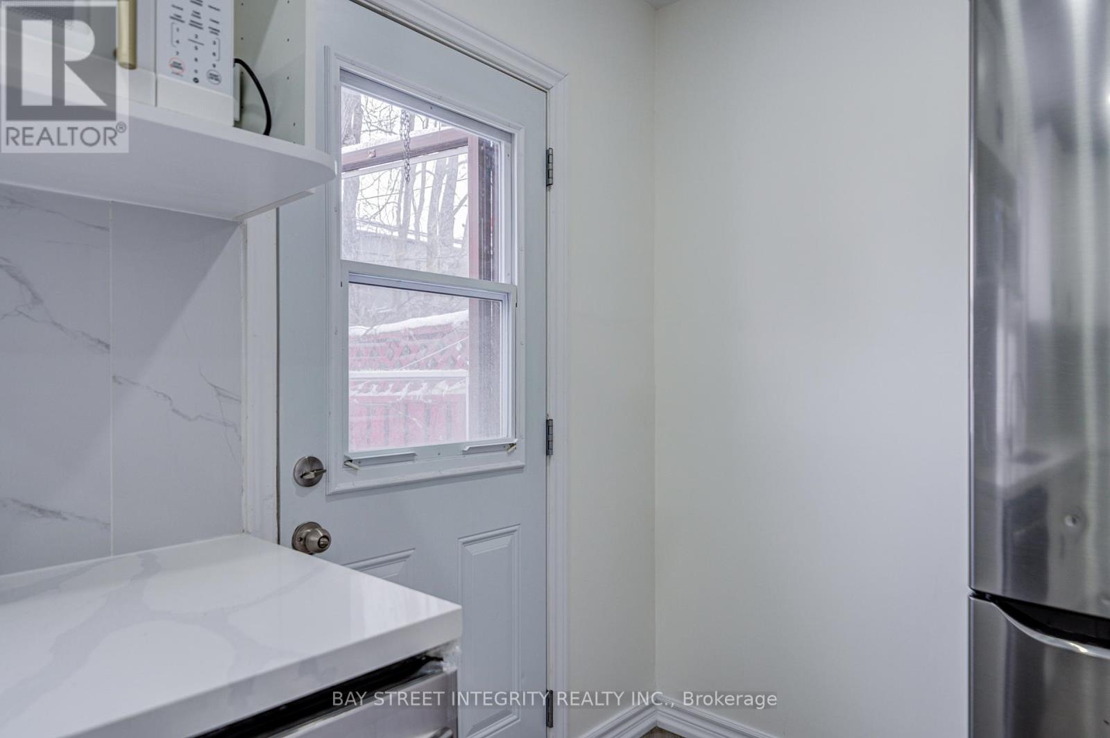 81 Dentonia Park Avenue, Toronto, Ontario  M4C 1X1 - Photo 16 - E12782316