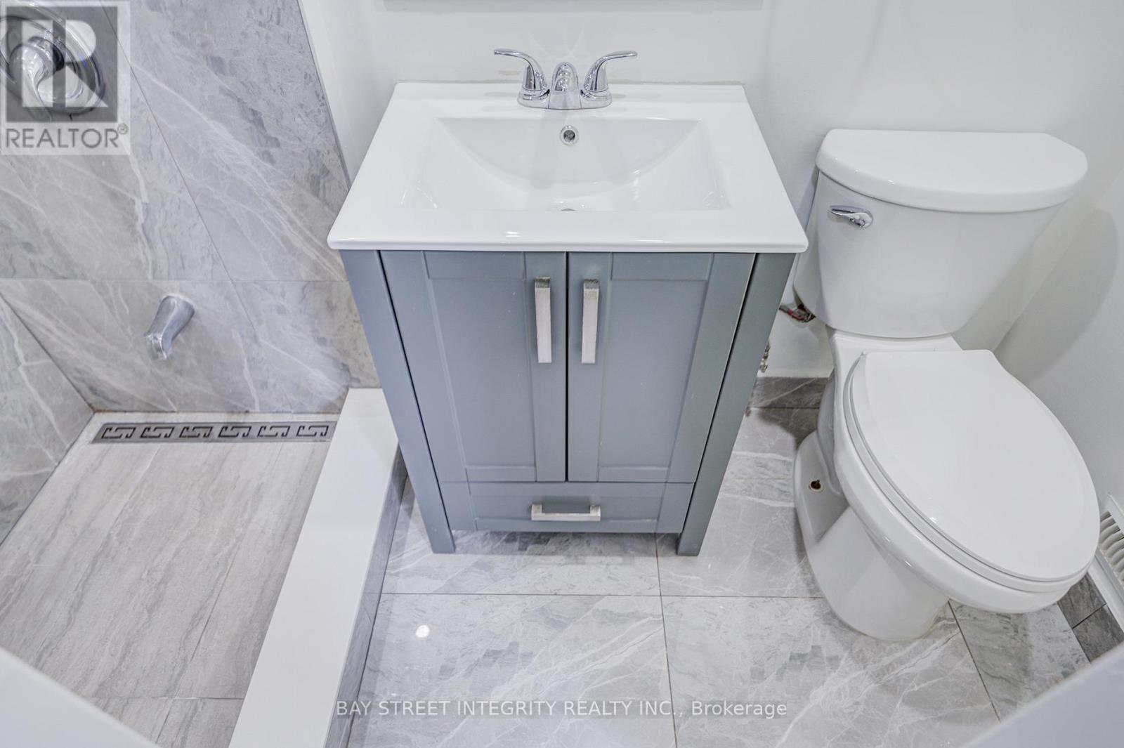 81 Dentonia Park Avenue, Toronto, Ontario  M4C 1X1 - Photo 17 - E12782316