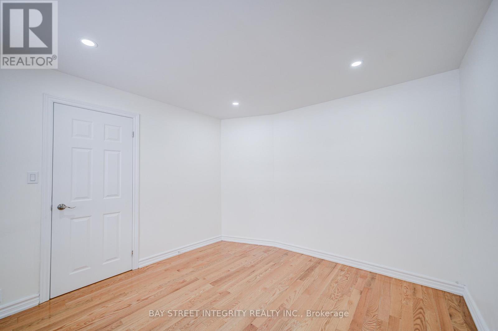 81 Dentonia Park Avenue, Toronto, Ontario  M4C 1X1 - Photo 6 - E12782316