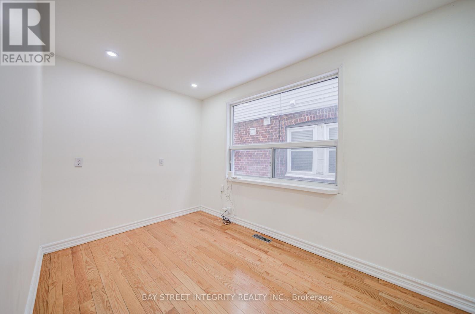 81 Dentonia Park Avenue, Toronto, Ontario  M4C 1X1 - Photo 7 - E12782316