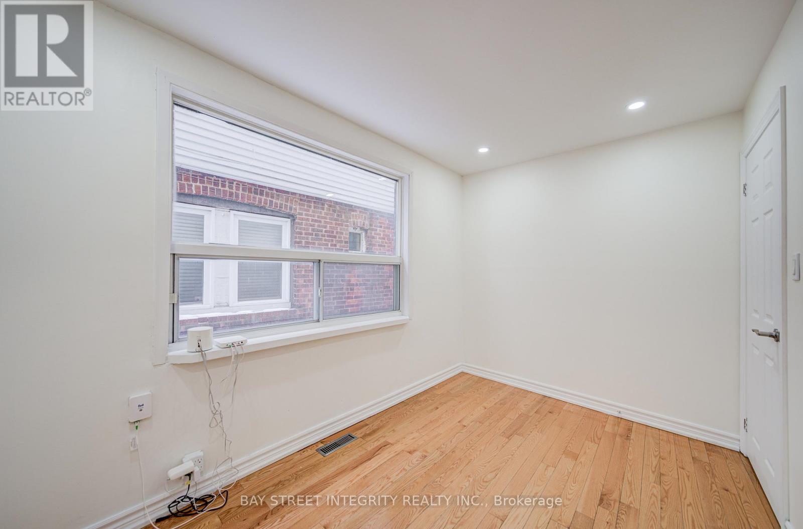 81 Dentonia Park Avenue, Toronto, Ontario  M4C 1X1 - Photo 9 - E12782316