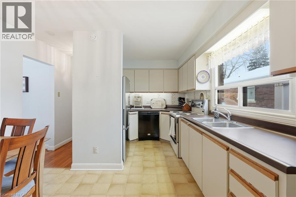 940 Brucedale Avenue E, Hamilton, Ontario  L8T 1L9 - Photo 5 - 40800510