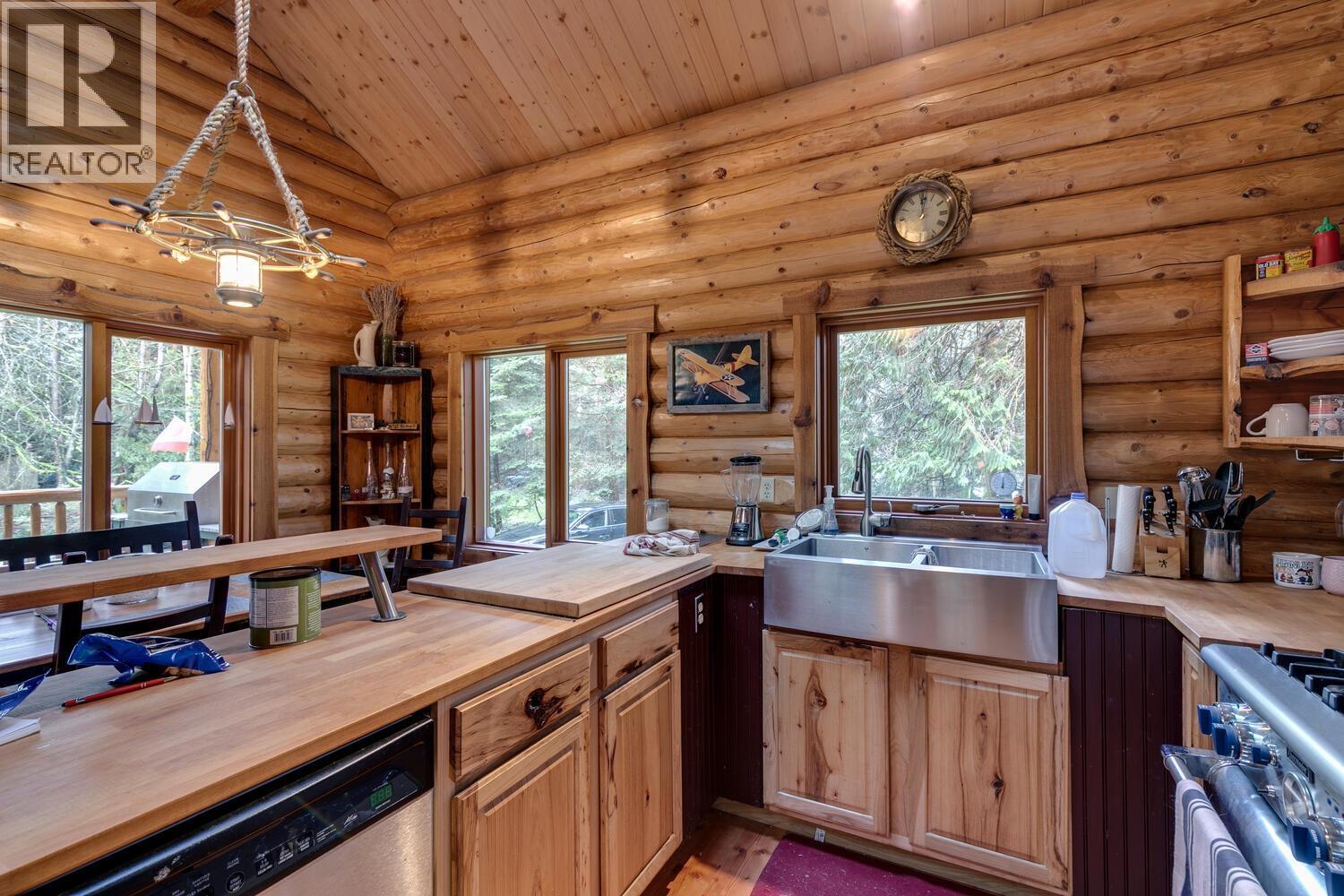 274 Merryman Drive, Mayne Island, British Columbia  V0N 2J2 - Photo 10 - R3089173