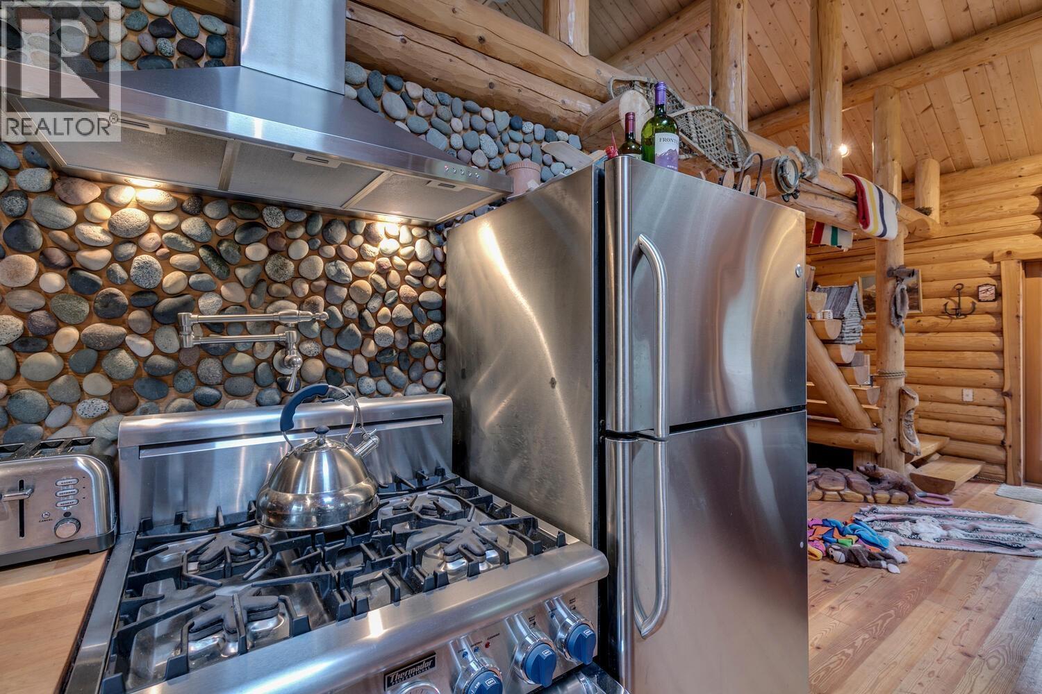 274 Merryman Drive, Mayne Island, British Columbia  V0N 2J2 - Photo 12 - R3089173