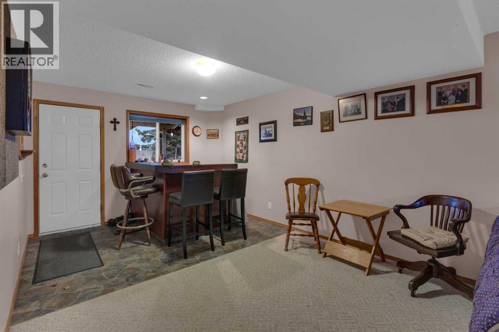 38 West Mcdougal Road, Cochrane, Alberta  T4C 1M4 - Photo 19 - A2285506