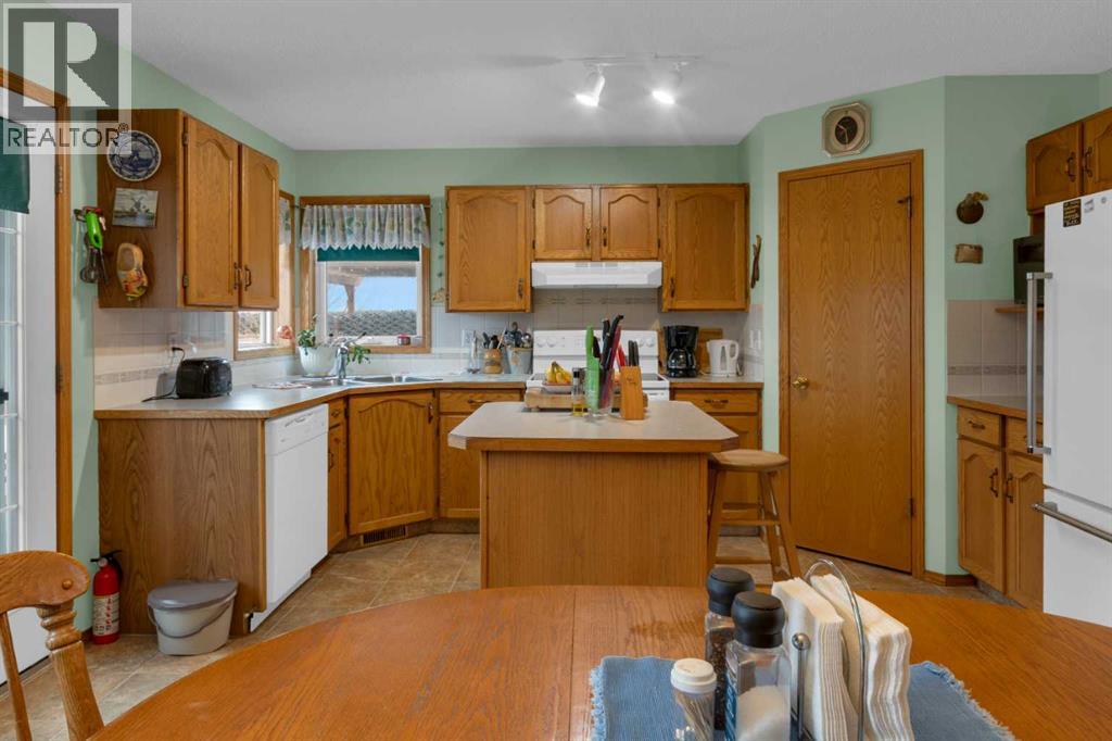 38 West Mcdougal Road, Cochrane, Alberta  T4C 1M4 - Photo 11 - A2285506