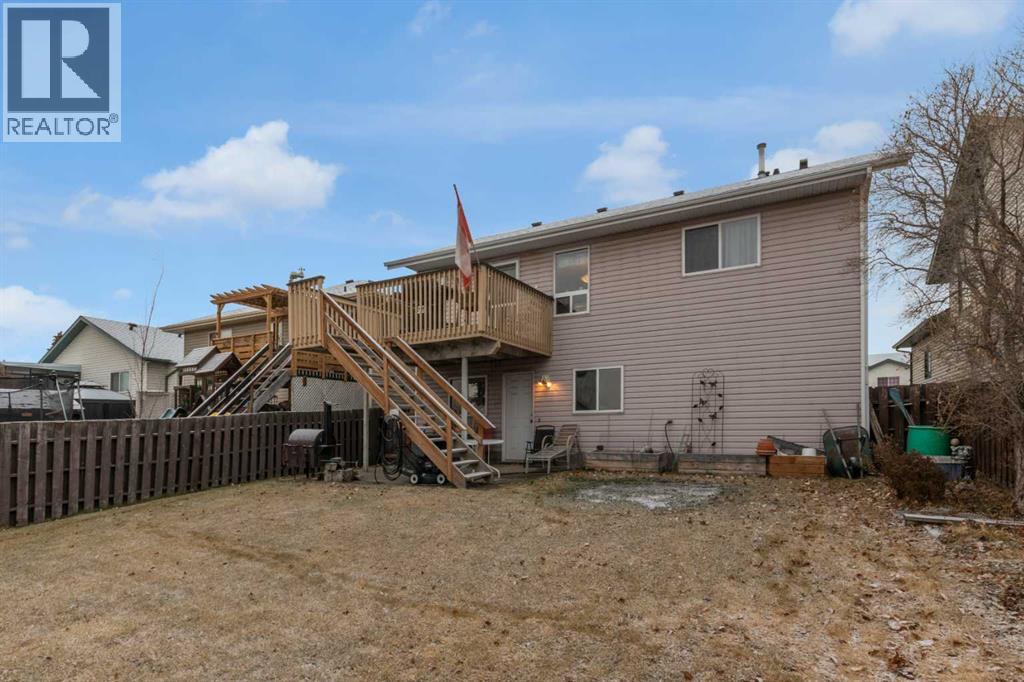 38 West Mcdougal Road, Cochrane, Alberta  T4C 1M4 - Photo 27 - A2285506