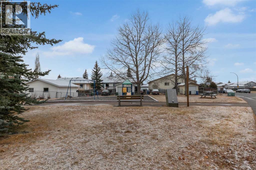 38 West Mcdougal Road, Cochrane, Alberta  T4C 1M4 - Photo 28 - A2285506