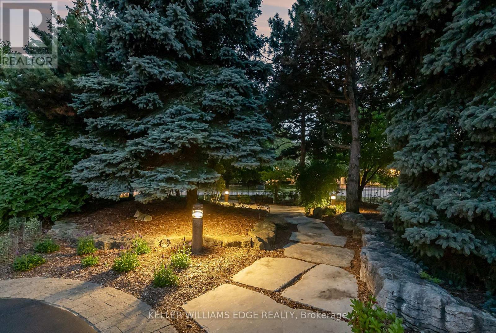 8 Lochside Drive, Hamilton, Ontario  L8E 5T6 - Photo 7 - X12442158