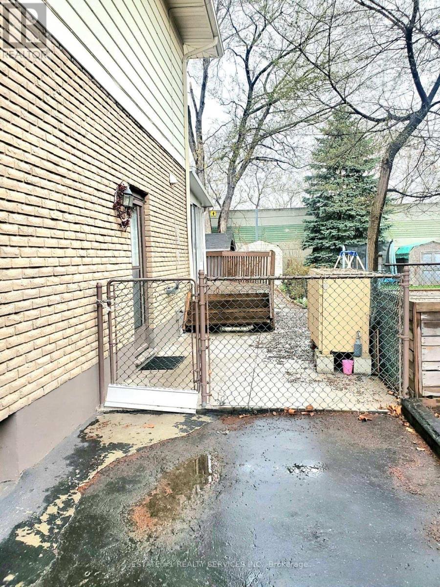 4433 Meadowvale Drive, Niagara Falls, Ontario  L2E 5W8 - Photo 5 - X12782218