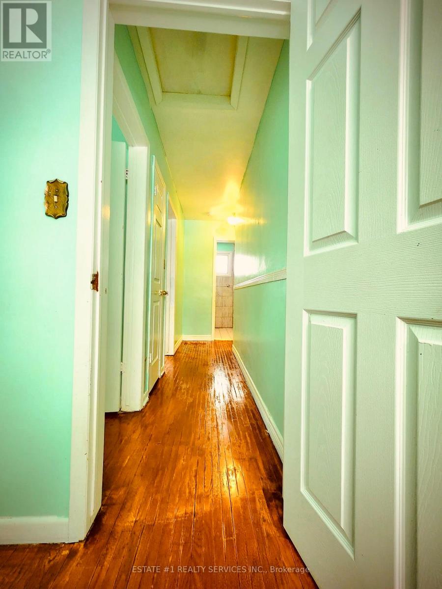 4433 Meadowvale Drive, Niagara Falls, Ontario  L2E 5W8 - Photo 8 - X12782218