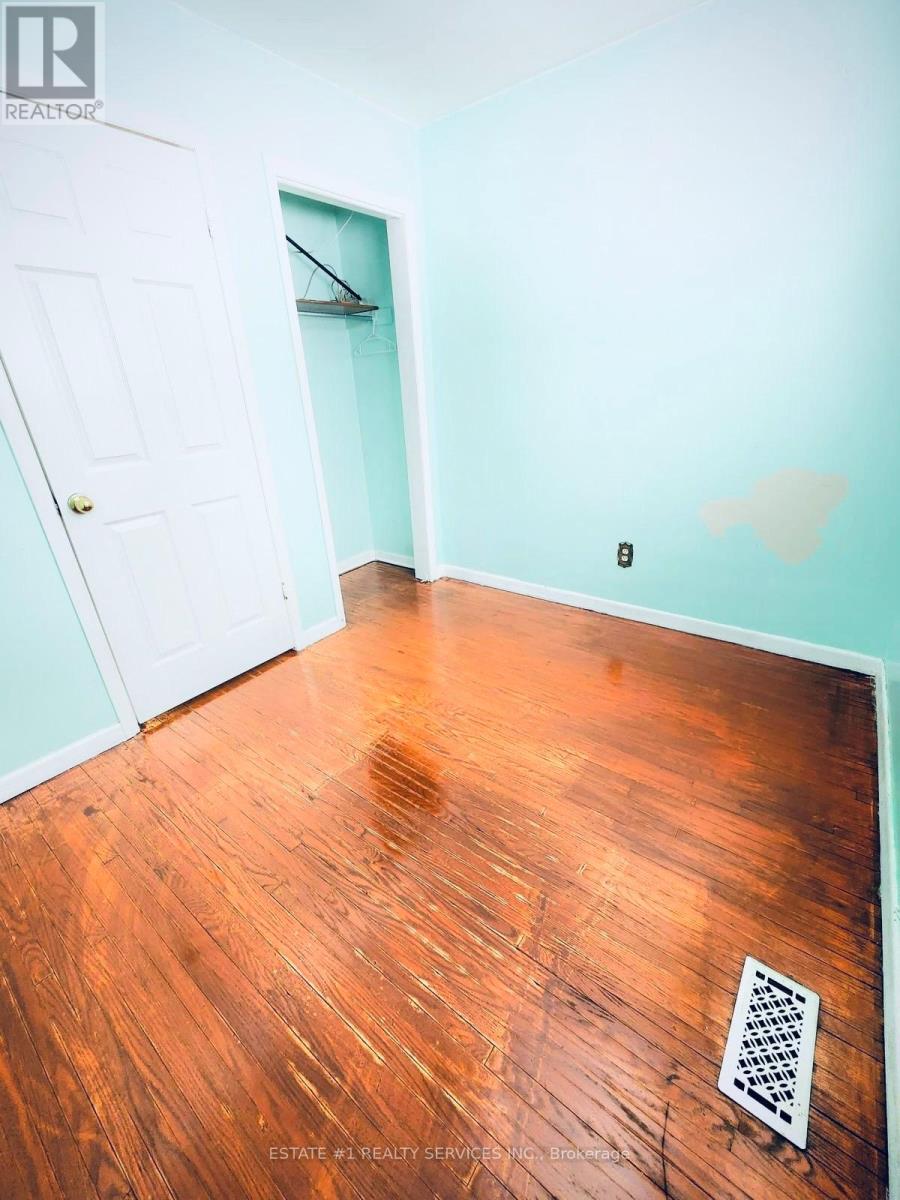 4433 Meadowvale Drive, Niagara Falls, Ontario  L2E 5W8 - Photo 8 - X12782220