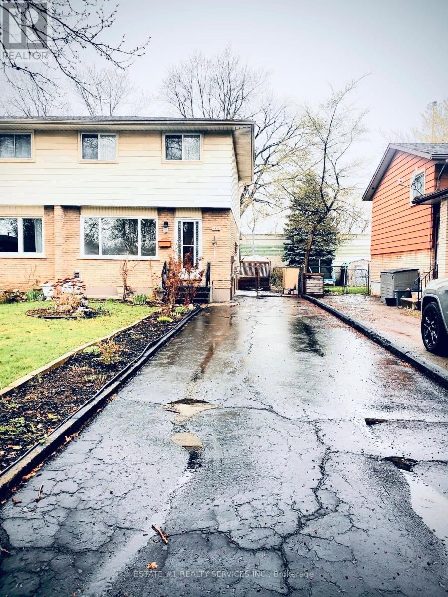 4433 Meadowvale Drive, Niagara Falls, Ontario  L2E 5W8 - Photo 6 - X12782220