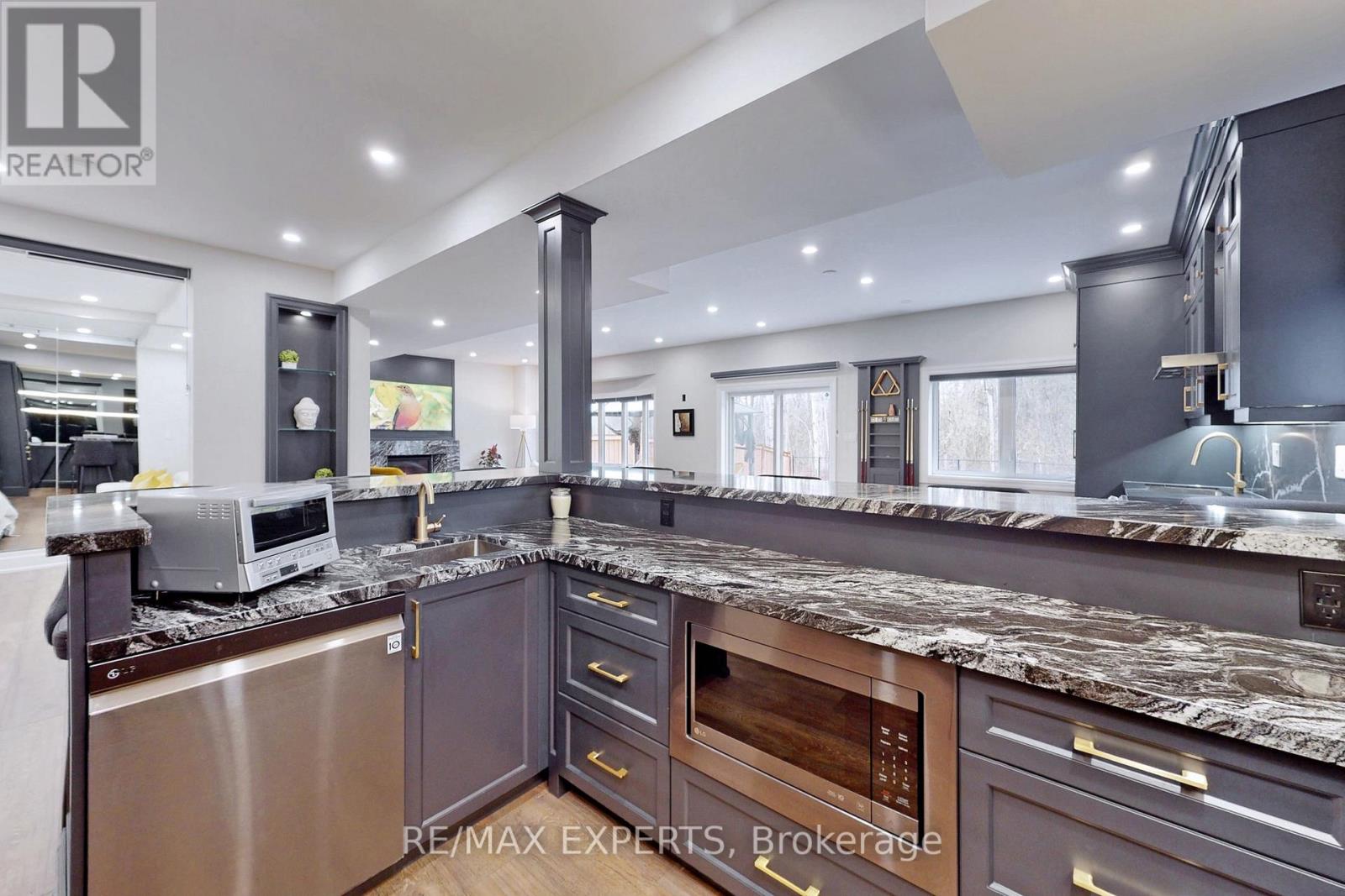 1693 Emberton Way, Innisfil, Ontario  L9S 0N4 - Photo 10 - N12782314