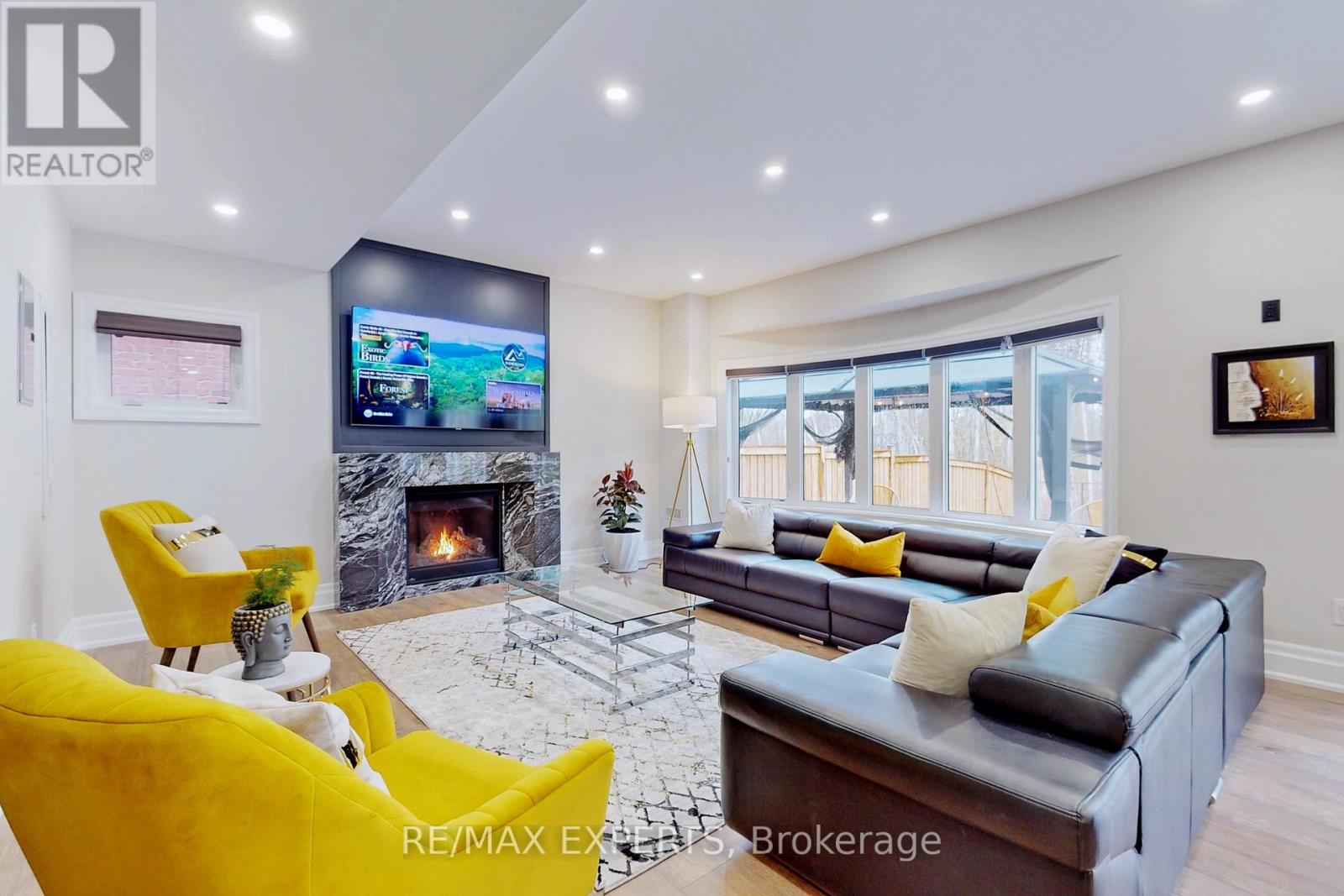 1693 Emberton Way, Innisfil, Ontario  L9S 0N4 - Photo 2 - N12782314