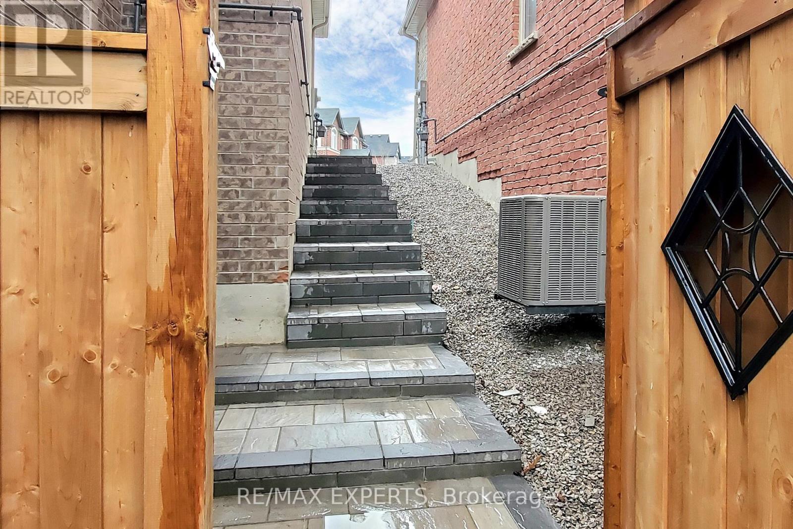 1693 Emberton Way, Innisfil, Ontario  L9S 0N4 - Photo 33 - N12782314