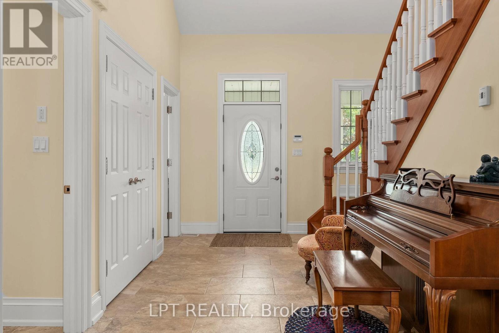 22 Blue Heron Drive, Georgina, Ontario  L0E 1N0 - Photo 10 - N12782354