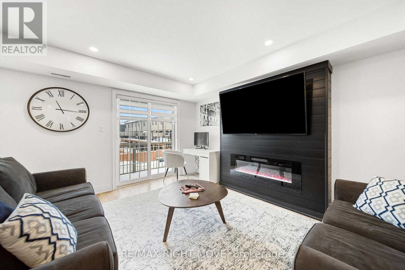 Unit 2 - 41 Pumpkin Corner Crescent, Barrie, Ontario  L9J 0T7 - Photo 11 - S12782312