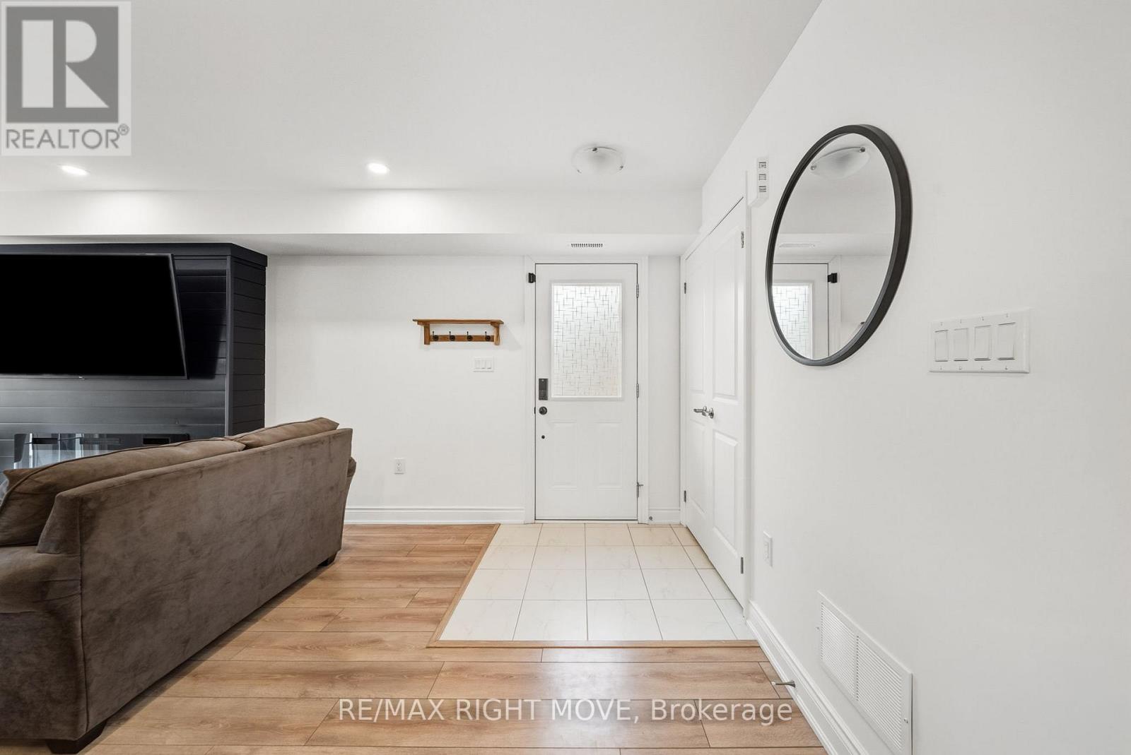 Unit 2 - 41 Pumpkin Corner Crescent, Barrie, Ontario  L9J 0T7 - Photo 2 - S12782312