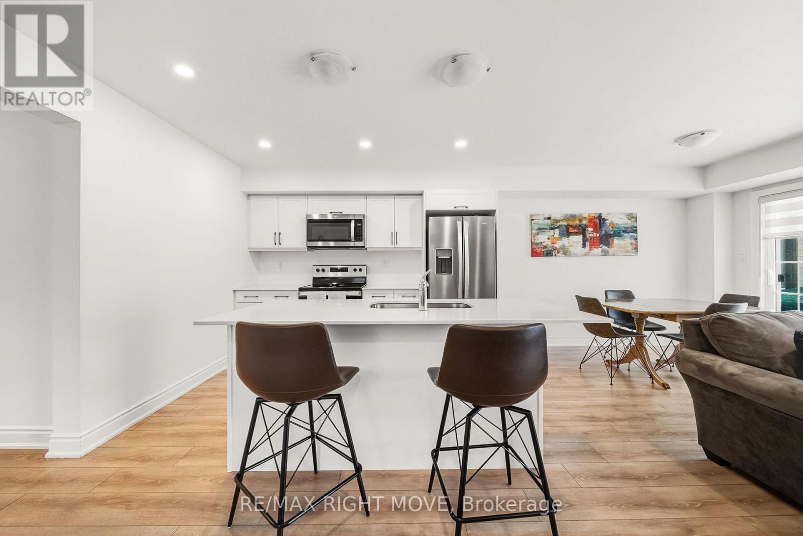 Unit 2 - 41 Pumpkin Corner Crescent, Barrie, Ontario  L9J 0T7 - Photo 3 - S12782312