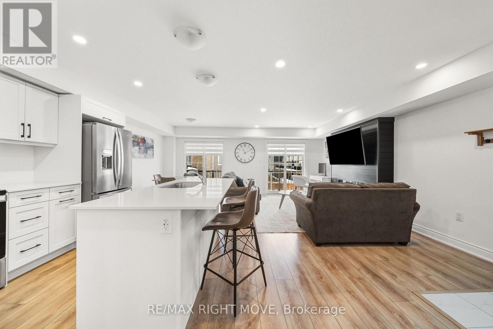 Unit 2 - 41 Pumpkin Corner Crescent, Barrie, Ontario  L9J 0T7 - Photo 5 - S12782312