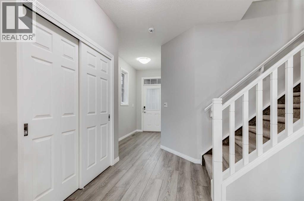 22 Osborne Common Sw, Airdrie, Alberta  T4B 5E3 - Photo 3 - A2285131