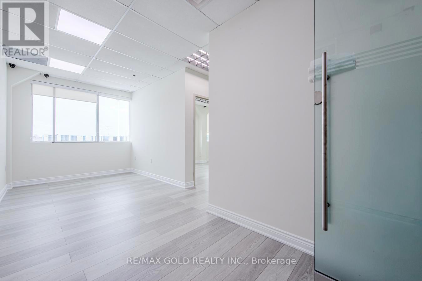 235 - 2980 Drew Road, Mississauga (Malton), Ontario  L4T 0A7 - Photo 3 - W12782294