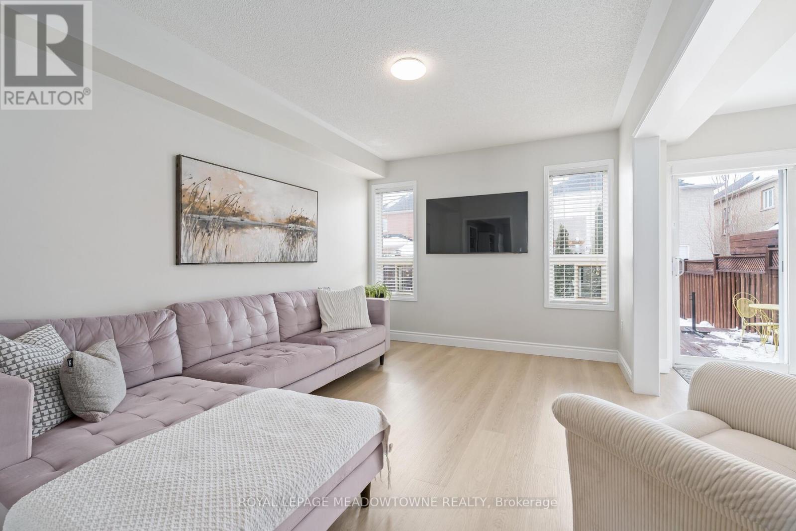 99 Snowberry Crescent, Halton Hills, Ontario  L7G 6M8 - Photo 10 - W12782330