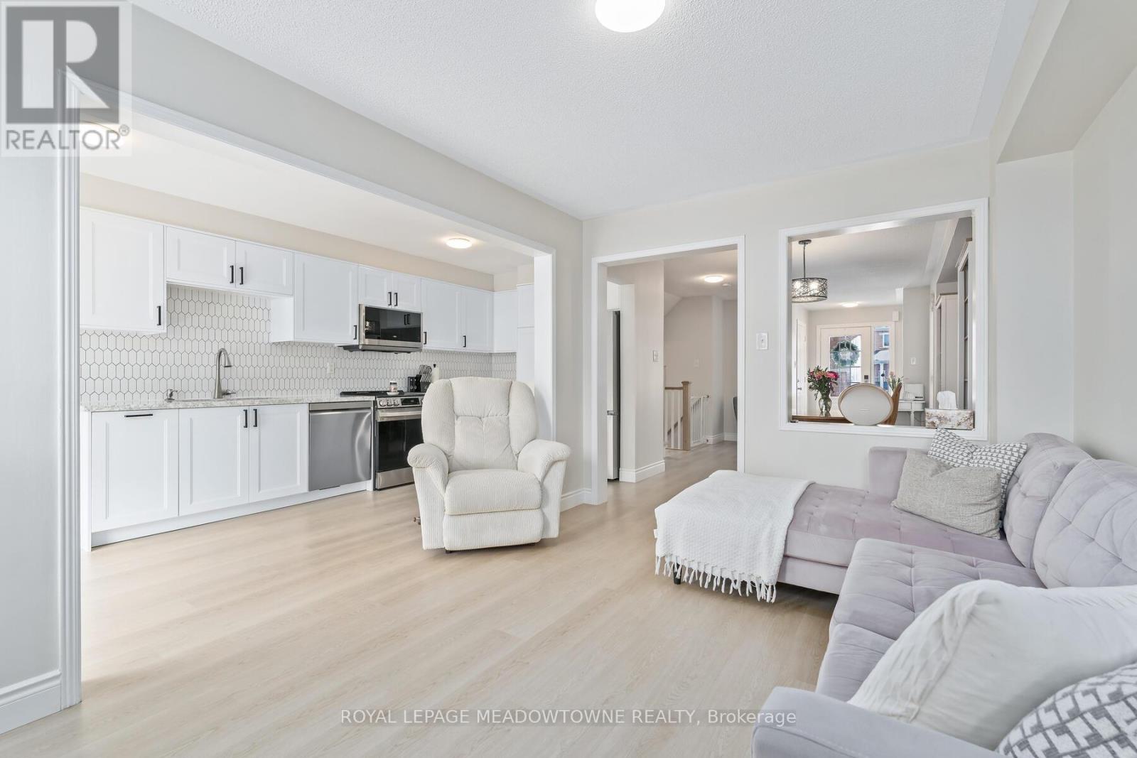 99 Snowberry Crescent, Halton Hills, Ontario  L7G 6M8 - Photo 12 - W12782330