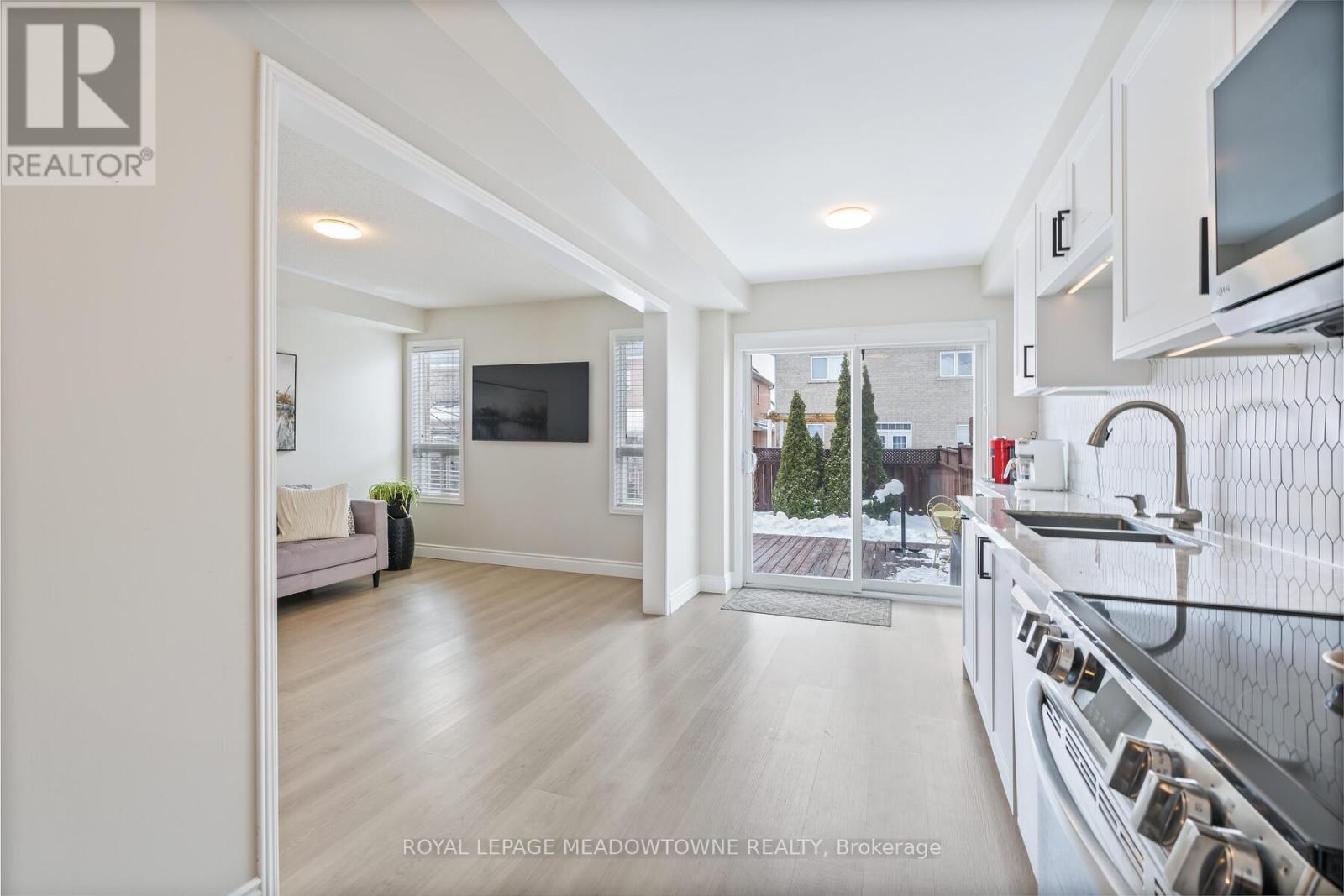 99 Snowberry Crescent, Halton Hills, Ontario  L7G 6M8 - Photo 15 - W12782330