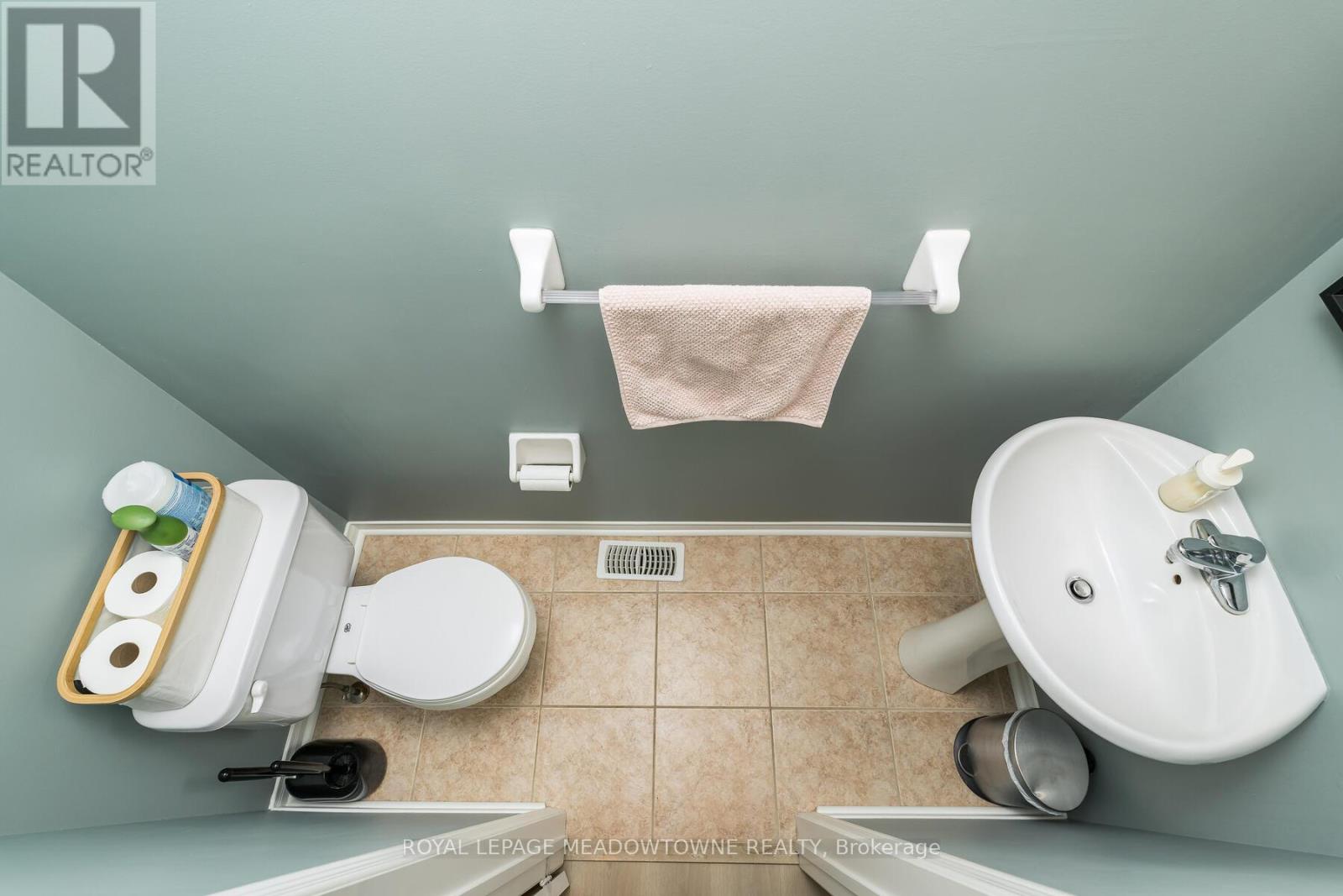 99 Snowberry Crescent, Halton Hills, Ontario  L7G 6M8 - Photo 17 - W12782330