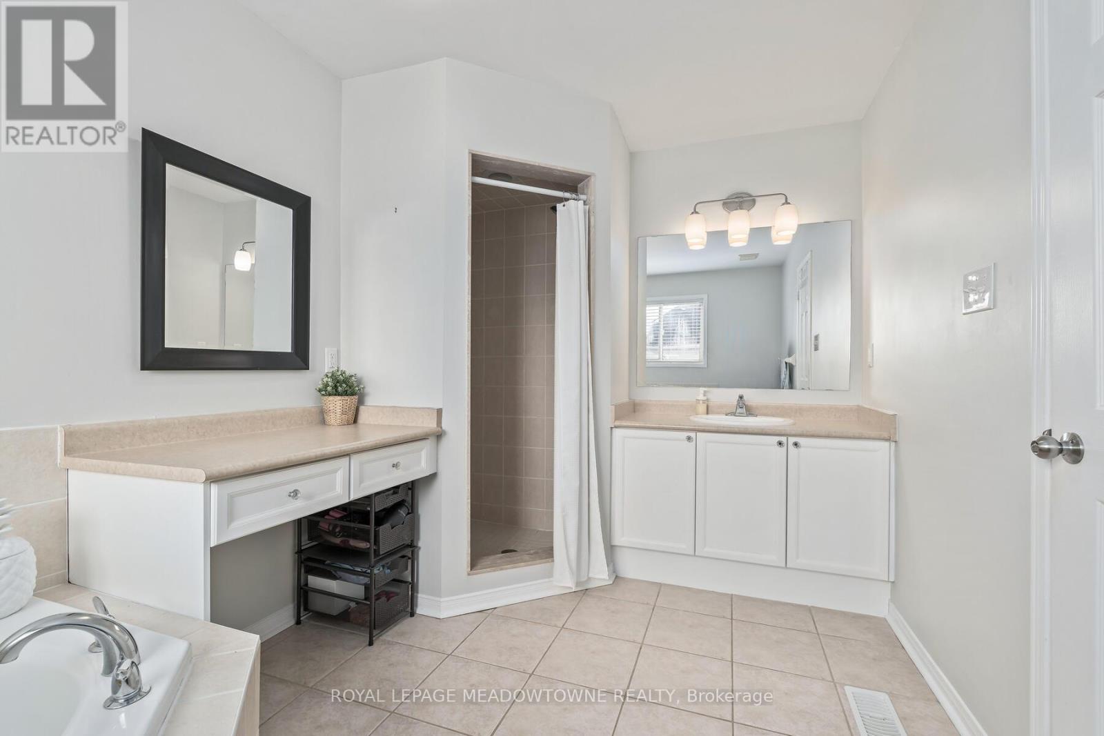 99 Snowberry Crescent, Halton Hills, Ontario  L7G 6M8 - Photo 22 - W12782330