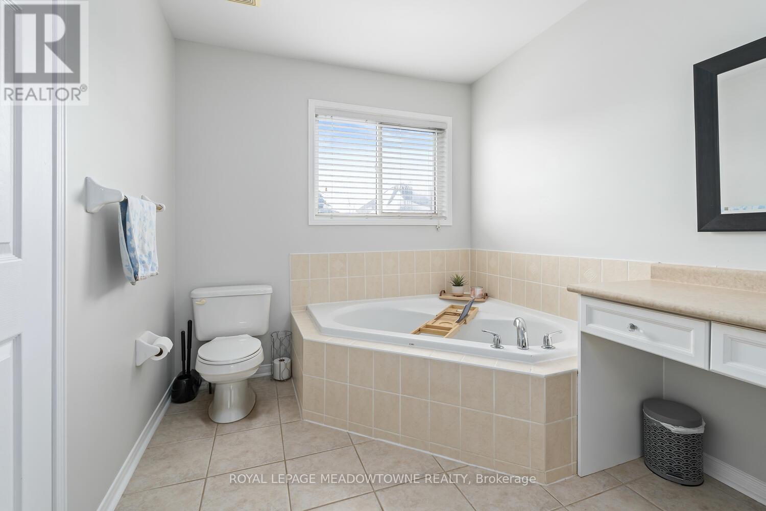 99 Snowberry Crescent, Halton Hills, Ontario  L7G 6M8 - Photo 23 - W12782330