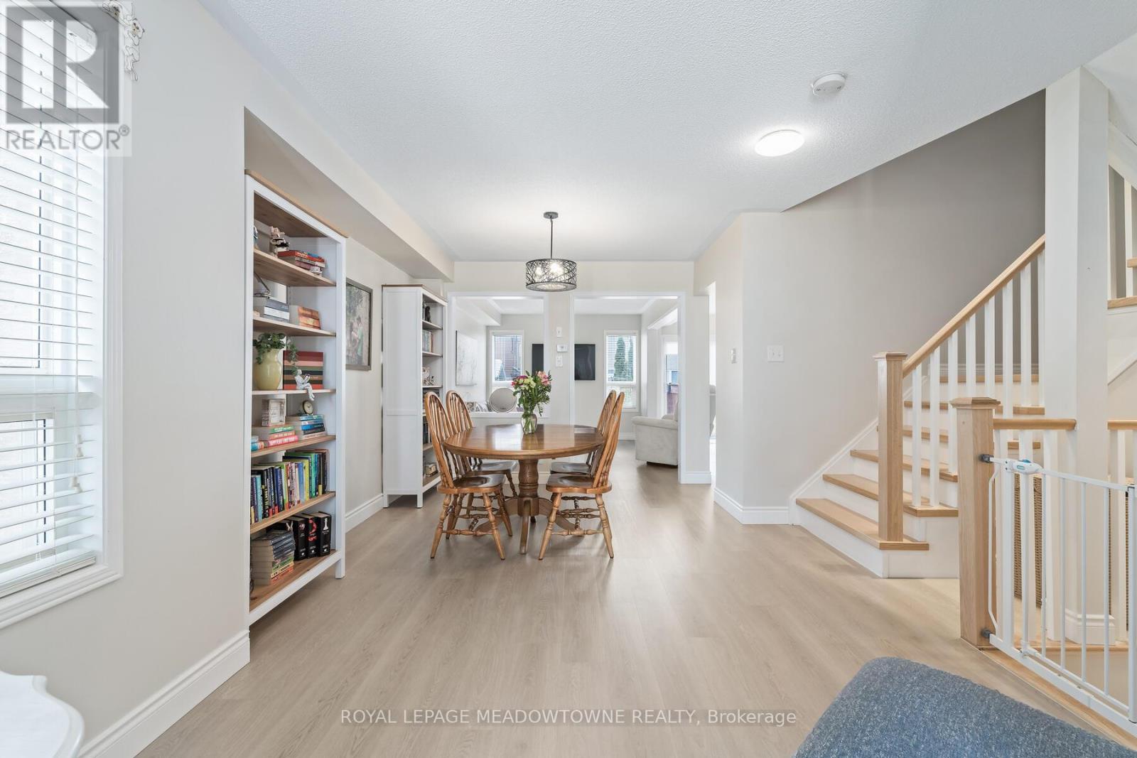 99 Snowberry Crescent, Halton Hills, Ontario  L7G 6M8 - Photo 7 - W12782330