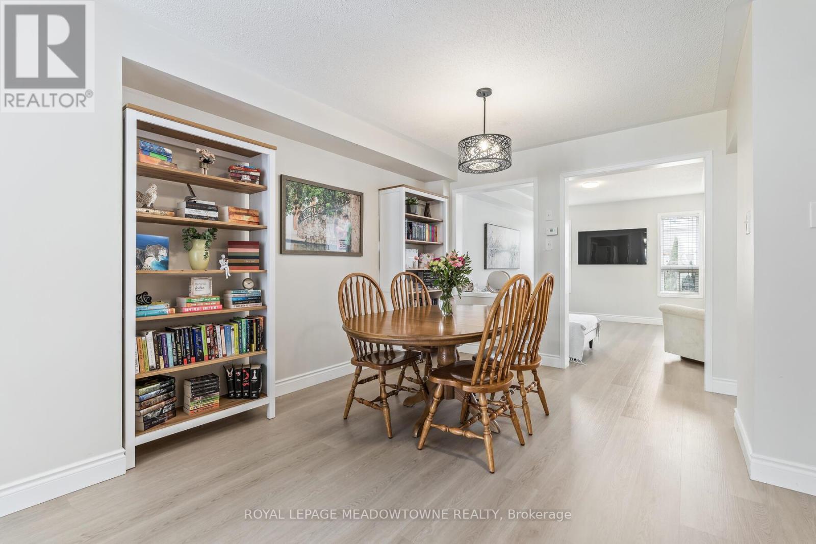 99 Snowberry Crescent, Halton Hills, Ontario  L7G 6M8 - Photo 8 - W12782330