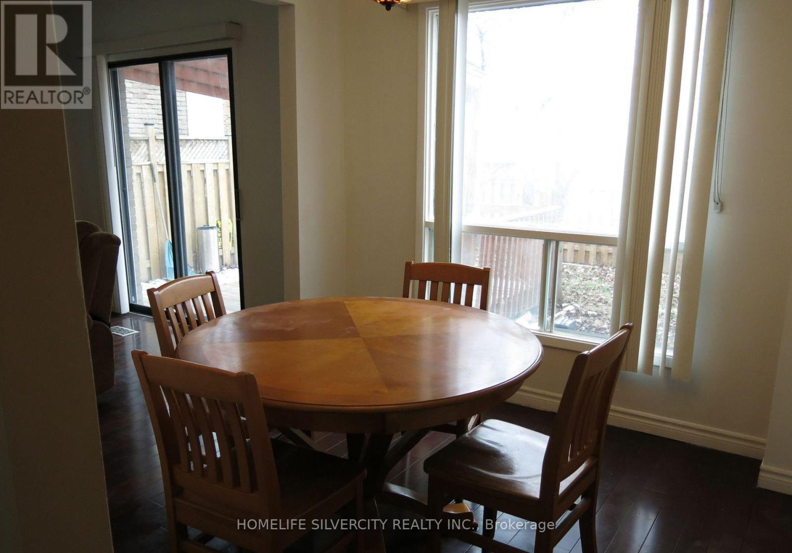 18 Pickard Lane, Brampton (Fletcher's West), Ontario  L6Y 2M5 - Photo 3 - W12782334