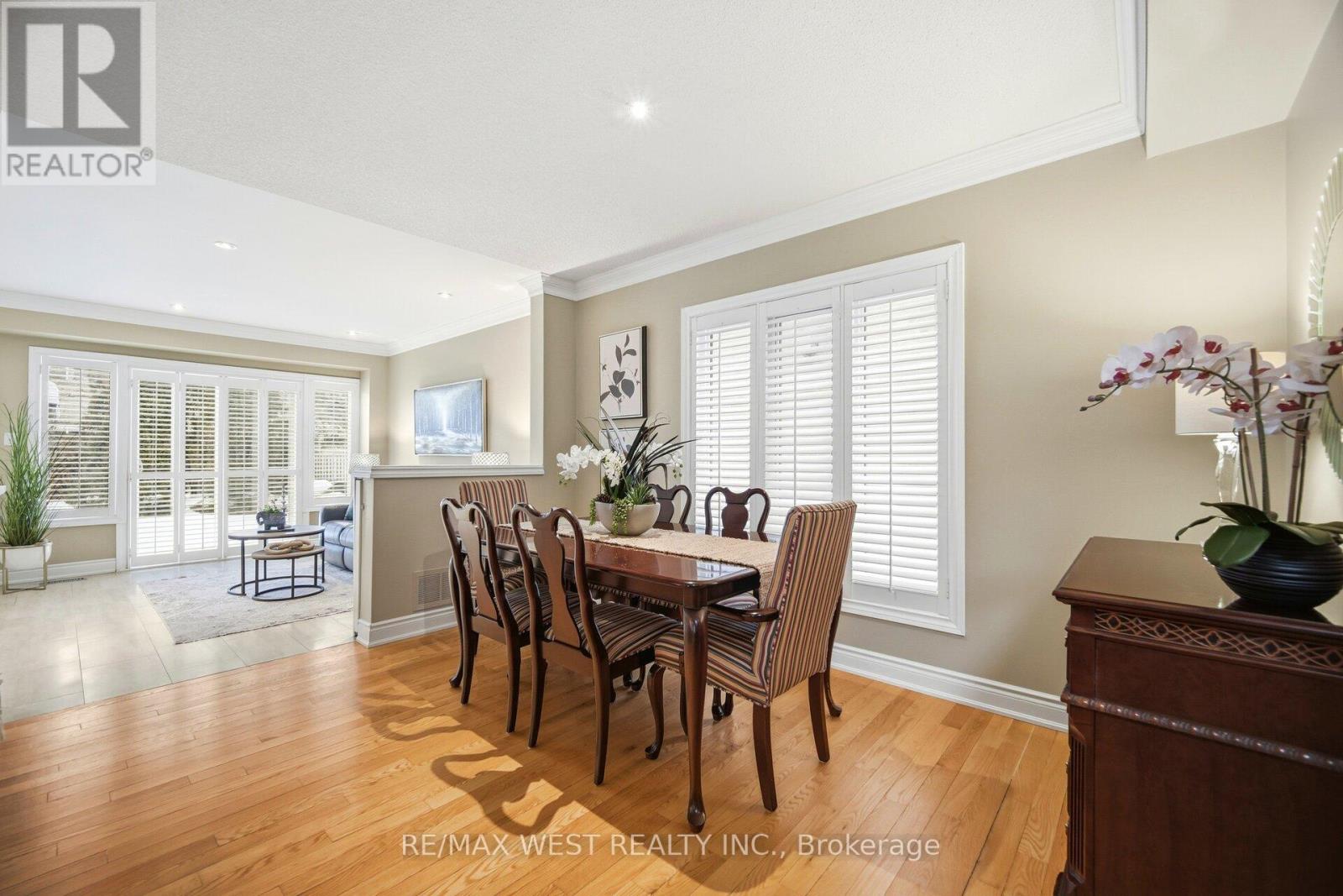 2095 Westmount Drive, Oakville, Ontario  L6M 3P3 - Photo 10 - W12782360