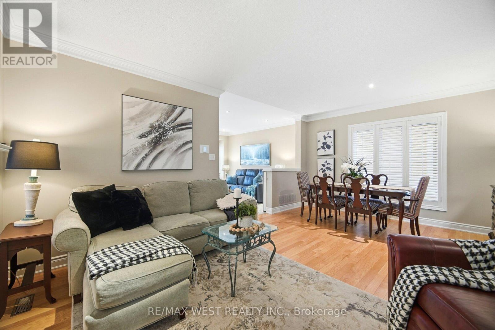 2095 Westmount Drive, Oakville, Ontario  L6M 3P3 - Photo 12 - W12782360