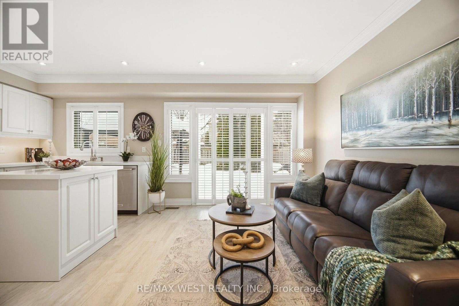 2095 Westmount Drive, Oakville, Ontario  L6M 3P3 - Photo 17 - W12782360