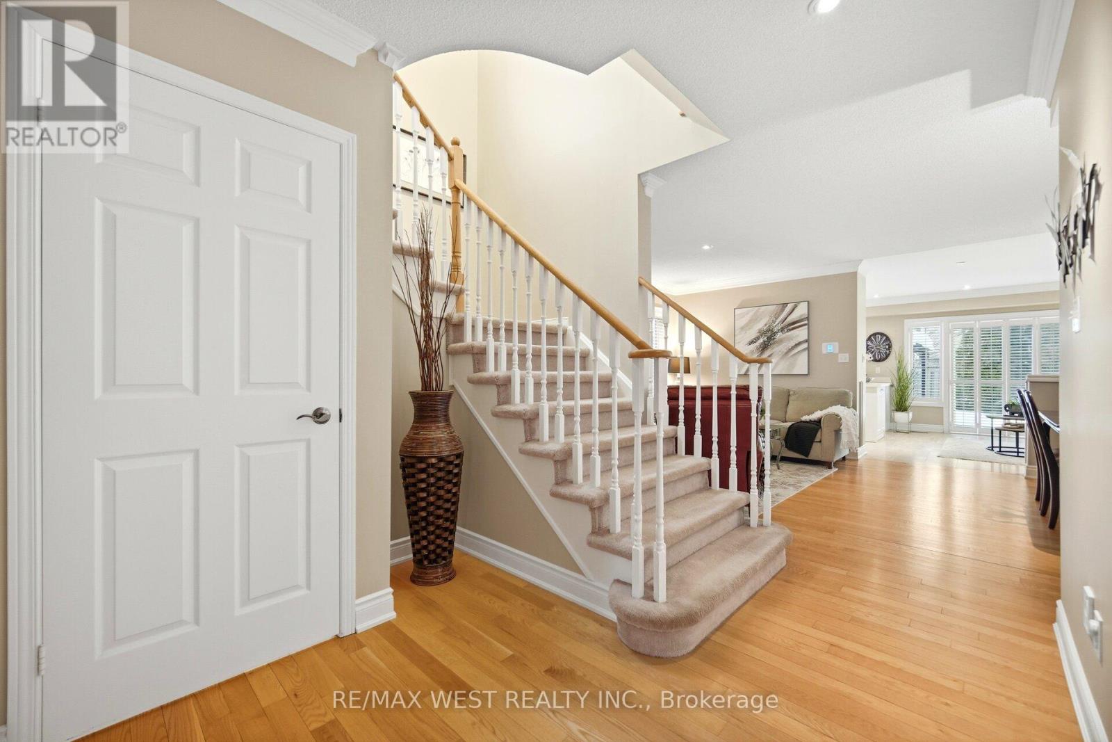 2095 Westmount Drive, Oakville, Ontario  L6M 3P3 - Photo 19 - W12782360