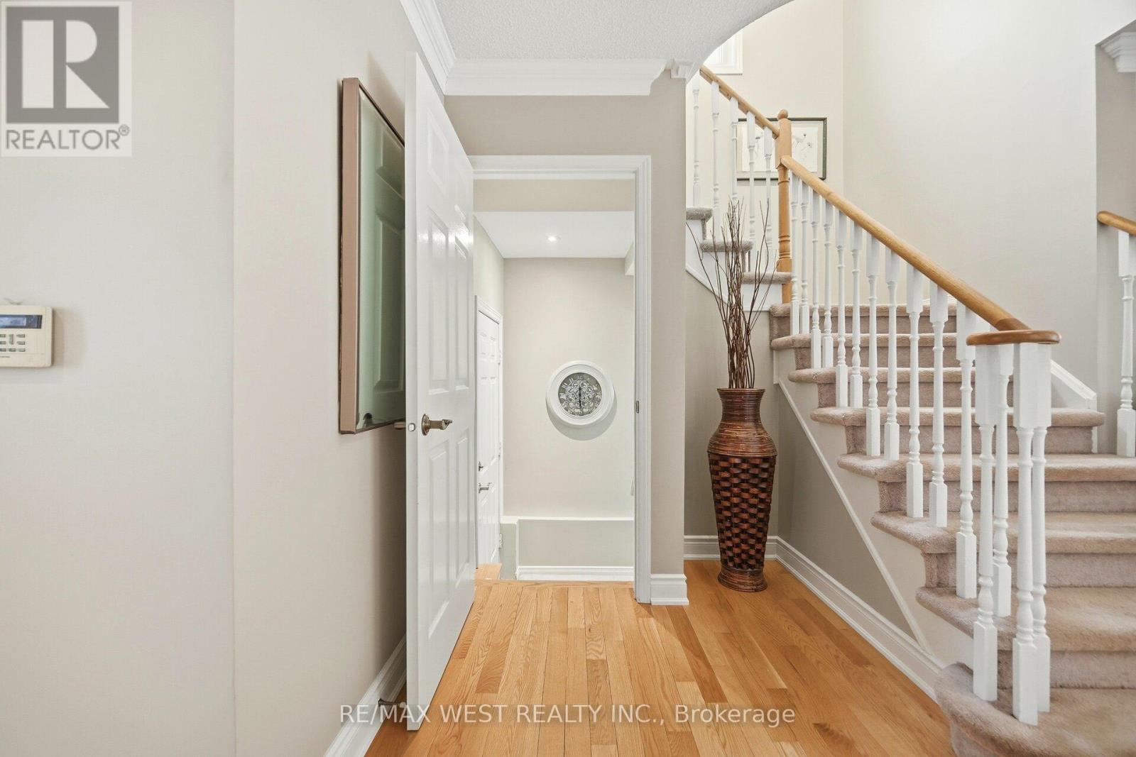 2095 Westmount Drive, Oakville, Ontario  L6M 3P3 - Photo 31 - W12782360